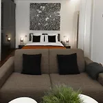 Hotel La Cour Des Augustins Boutique Gallery Design