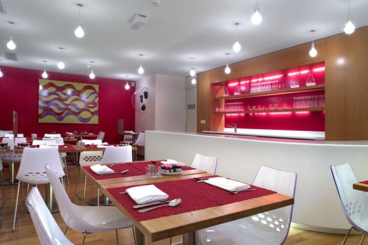 Hotel La Cour Des Augustins Boutique Gallery Design