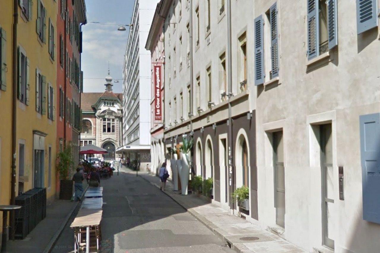 La Cour Des Augustins Boutique Gallery Design