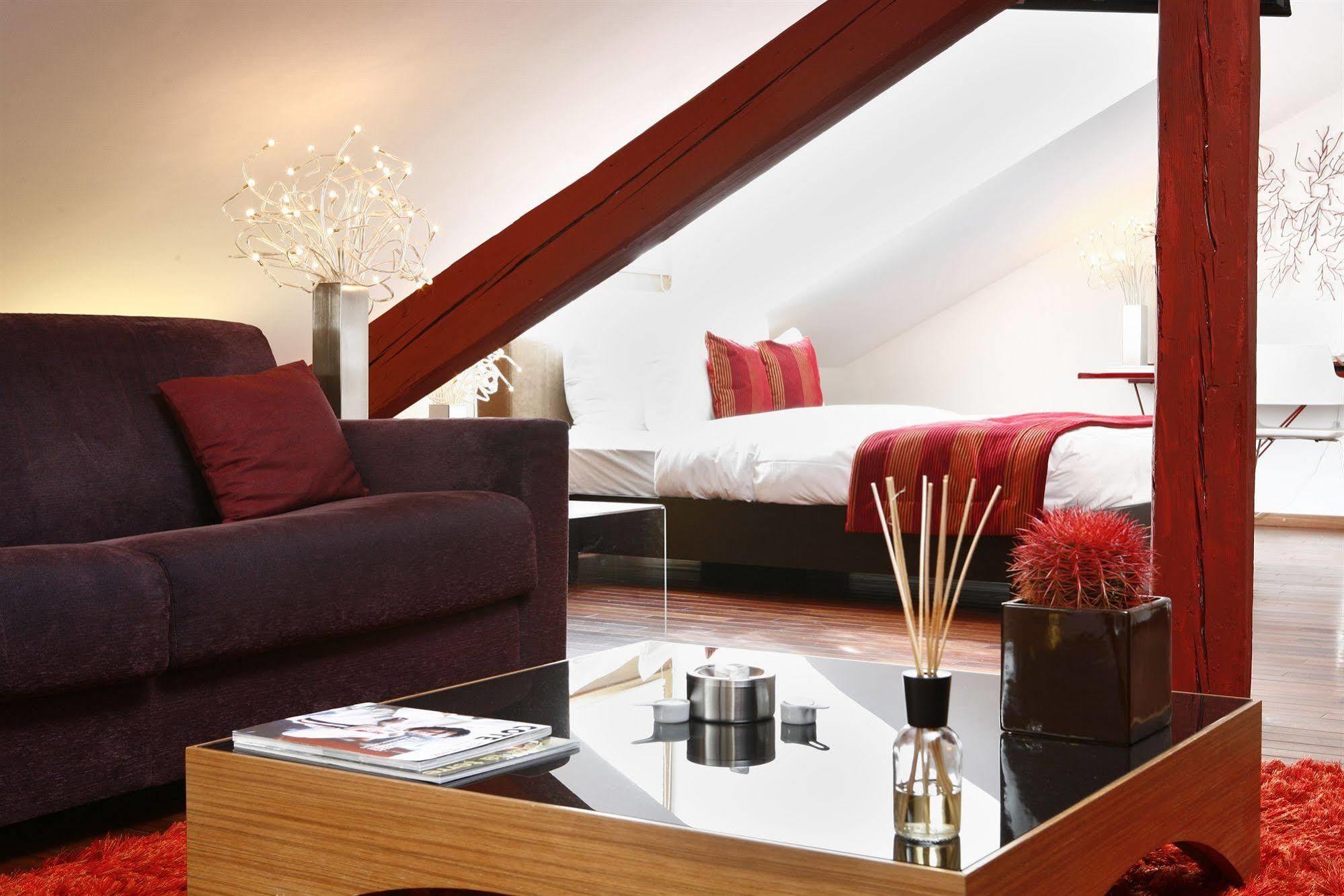 La Cour Des Augustins Boutique Gallery Design Hotel