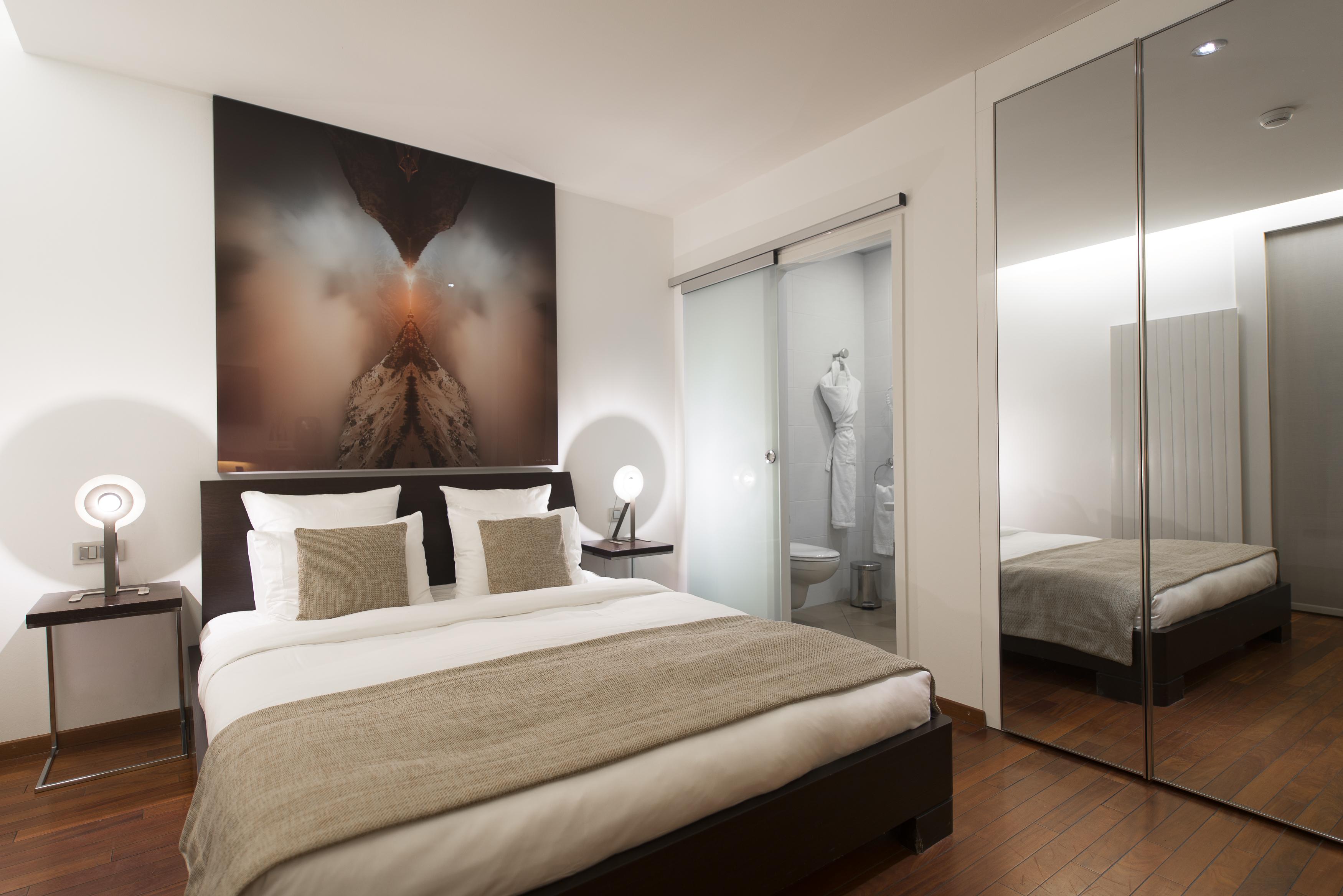 Hotel La Cour Des Augustins Boutique Gallery Design