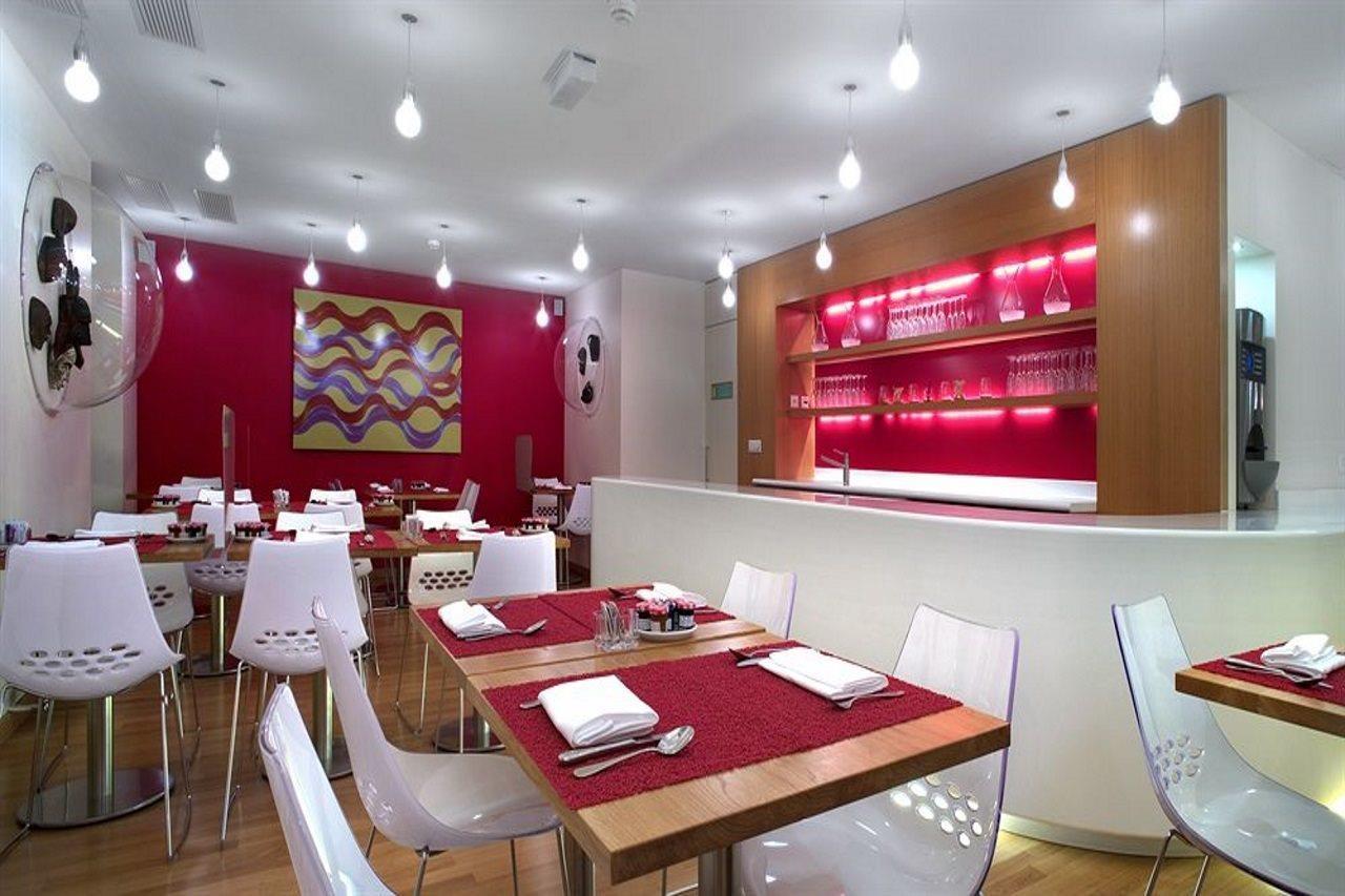 Hotel La Cour Des Augustins Boutique Gallery Design Genebra