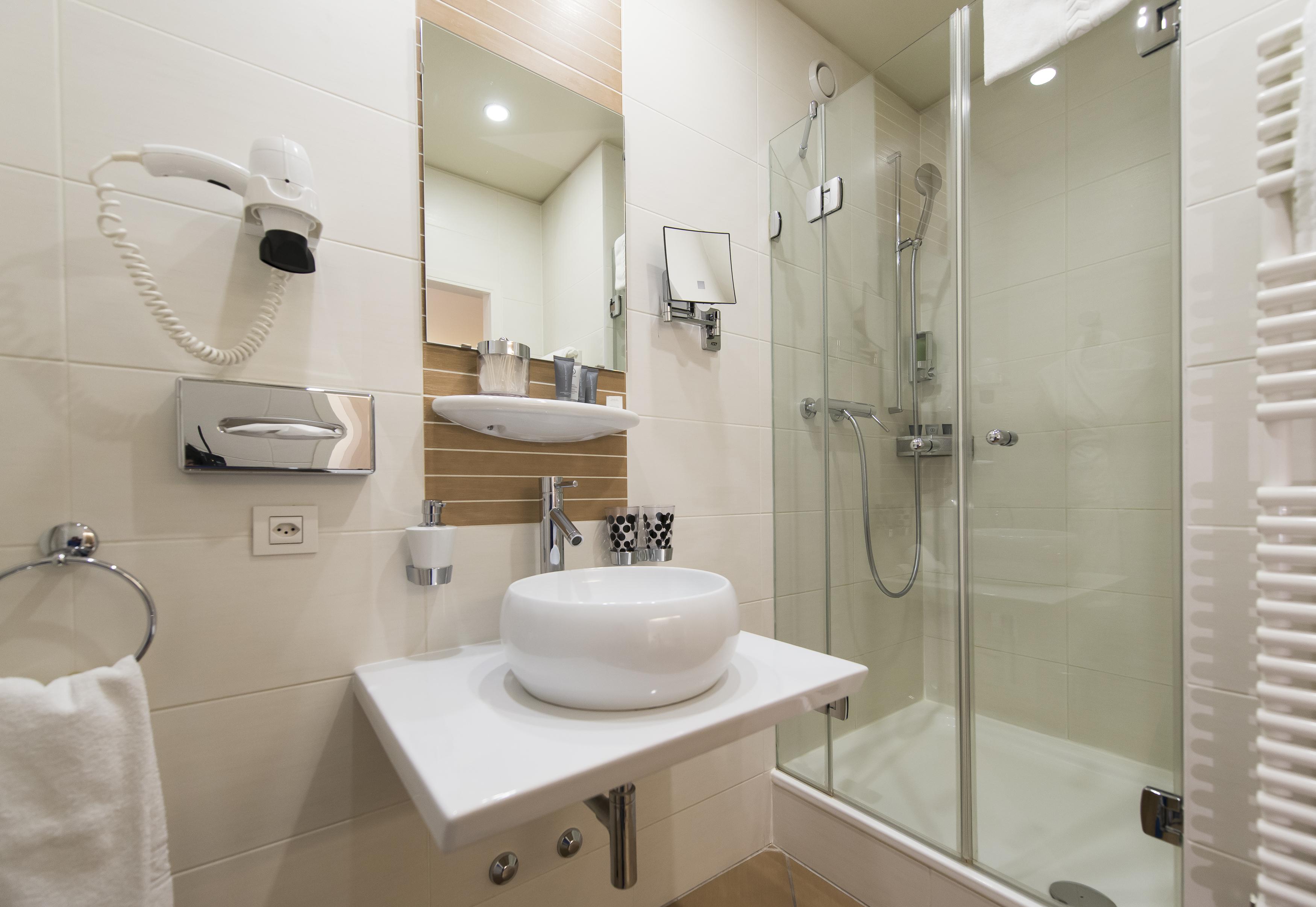 La Cour Des Augustins Boutique Gallery Design