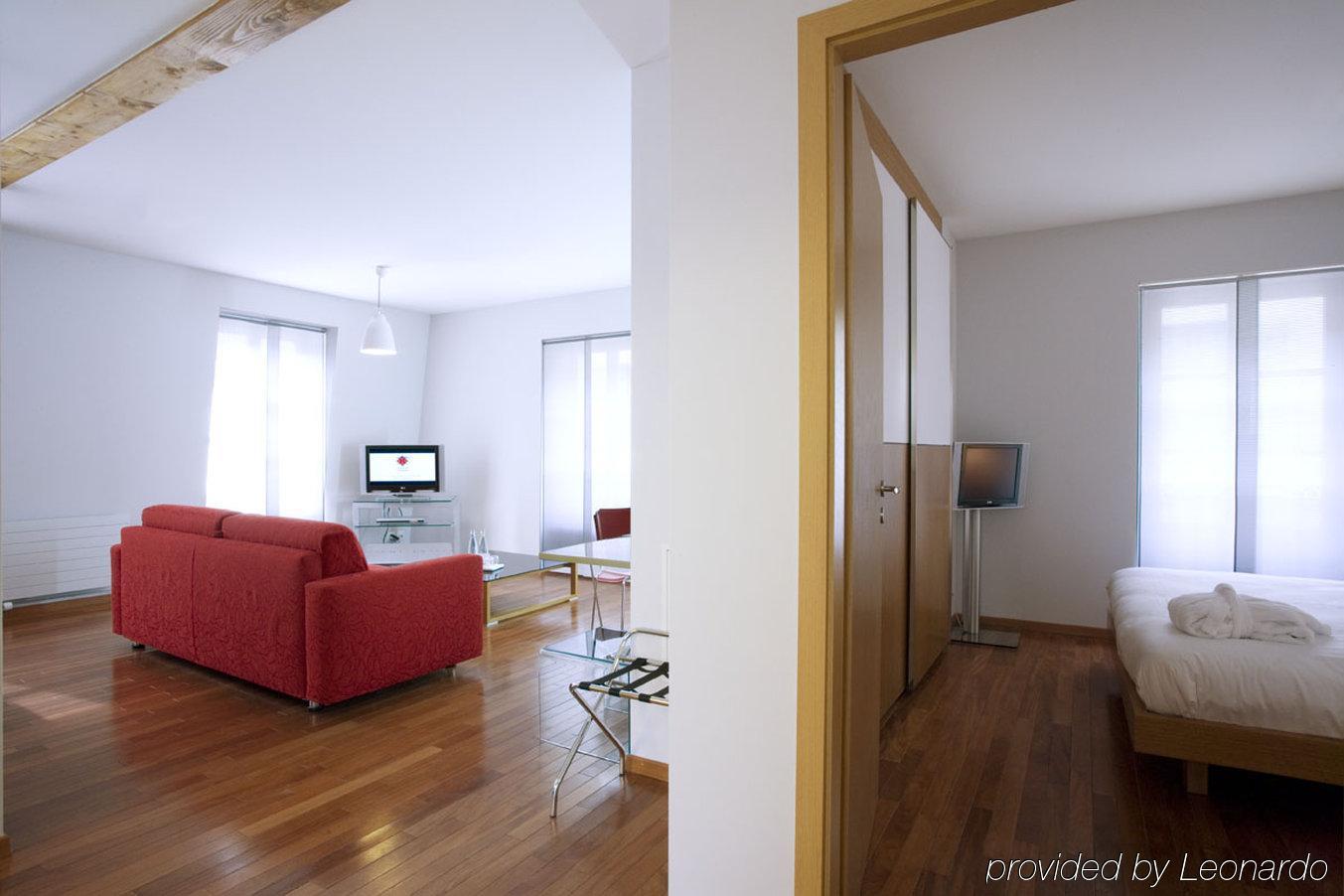 Hotel La Cour Des Augustins Boutique Gallery Design