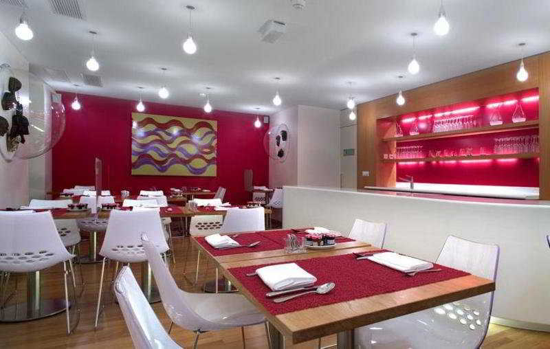 La Cour Des Augustins Boutique Gallery Design